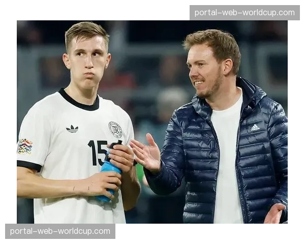 多特蒙德官方确认，主力中卫施洛特贝克因累积黄牌停赛缺席关键战